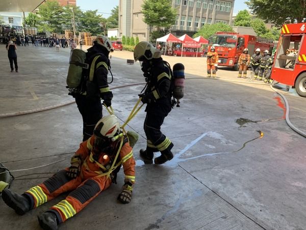 ▲中秋連假工業區消防演練,區域聯防落實安全。(圖/大林分隊提供)