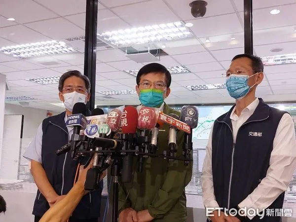 ▲▼交通部長王國材今視察高公局交控中心。(圖/交通部)