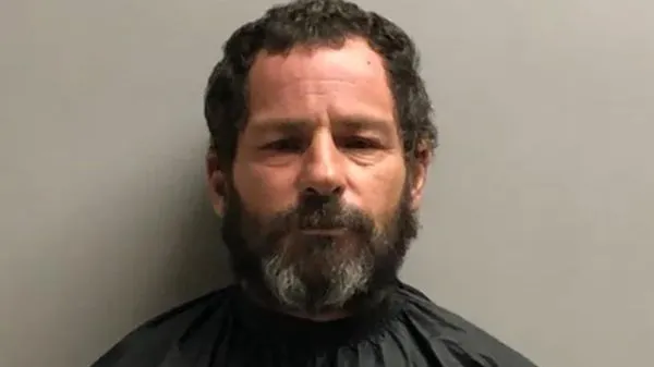 懶得處理屍體!男路邊主動自首 警前往現場一看:真的躺了一具屍。(圖/翻攝自Twitter)