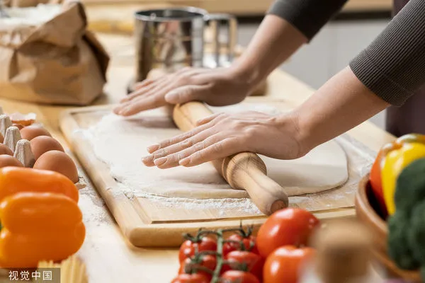 ▲▼桿麵棍,擀麵杖。(圖/CFP)