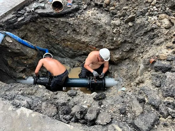 ▲工程人員搶修中。(圖/翻攝自林智鴻議員臉書)