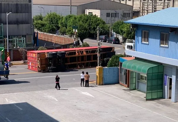 ▲▼ 。(圖/截取自臉書社團梧棲串起來)