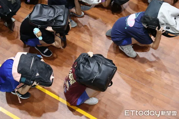 ▲▼柯文哲視察111年國家放災日防空及震災複合式災害疏散避難演練。(圖/記者黃克翔攝)