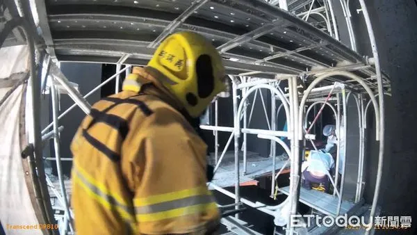 ▲▼橋頭墜樓 。(圖/記者陳宏瑞攝)