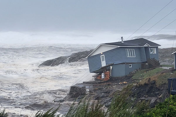 ▲▼強烈風暴「菲奧娜」（Fiona）24日從加拿大東岸登陸，在沿海地區造成嚴重災情。（圖／路透）