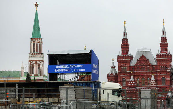 ▲▼莫斯科紅場已在搭建舞台，要歡迎占領區的烏克蘭人民「回到俄羅斯」。（圖／路透）