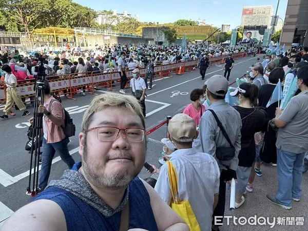 ▲▼網紅劉宇「四叉貓」參加民進黨台北市長參選人陳時中造勢。(圖/翻攝劉宇臉書)