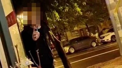 恐怖情人持刀「威脅前女友復合」　警方撲倒抓走！還要負行政責任