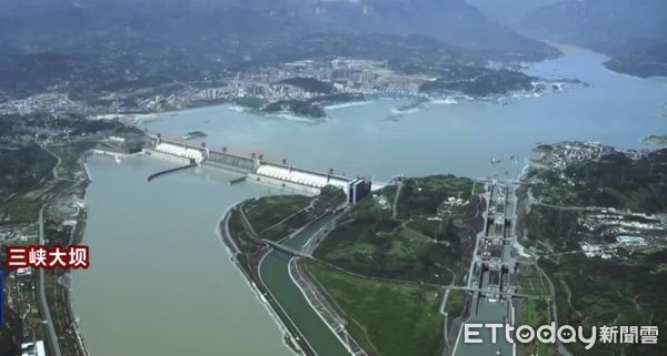 ▲▼三峽大壩全景、五級船閘空拍全景             。（圖／湖北電視台提供）