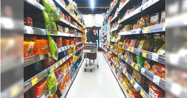 女網友遇上8+9在貨架旁飆髒話,結局卻讓她大讚對方超暖。(圖/報系資料照)