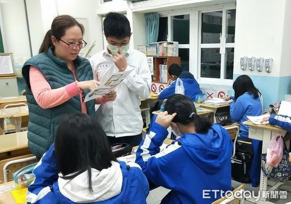 ▲陳台瓊長年投入特殊教育,為特殊生提供專業教育輔導。(圖/教育部提供)