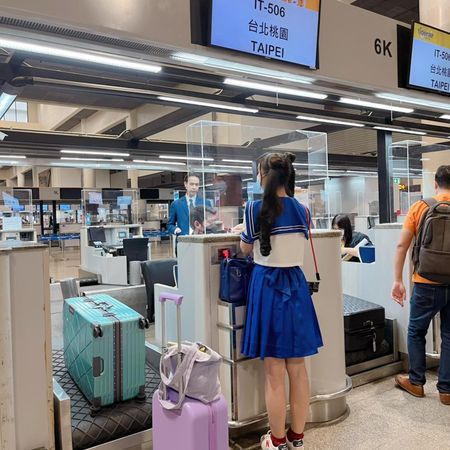 ▲▼泰國旅客首發團啟程 網紅扮美少女戰士介紹台灣旅遊。(圖/翻攝自奇恰拉/Ratto Wanderlust)