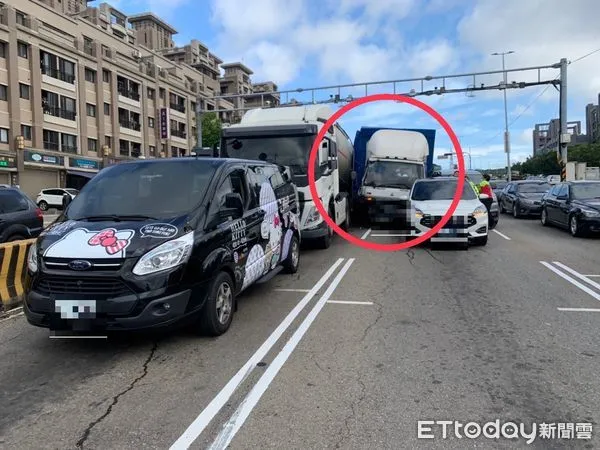 ▲▼台中向上路六段又傳出車禍。(圖/記者許權毅翻攝)