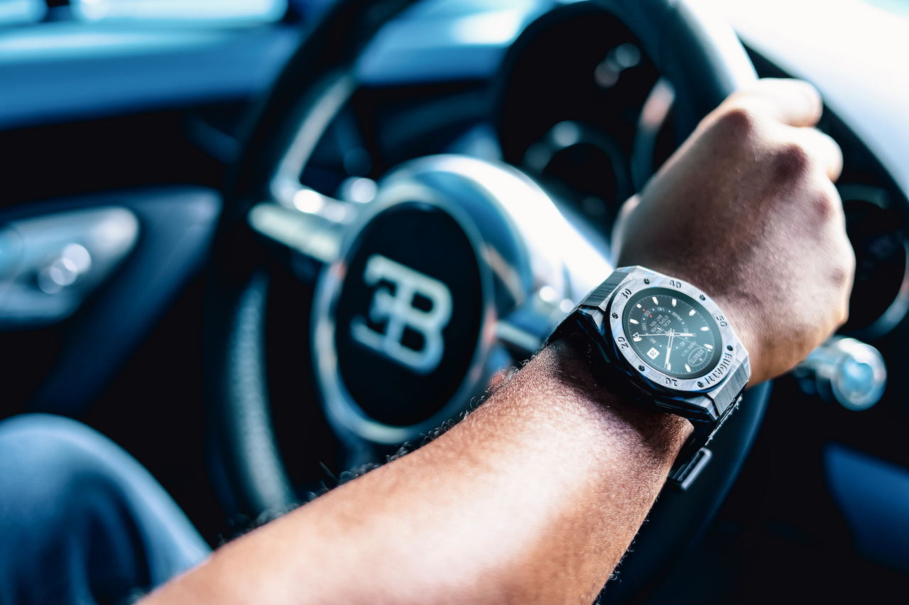 ▲Bugatti Carbone Limited Edition智慧手錶。（圖／翻攝自Bugatti）