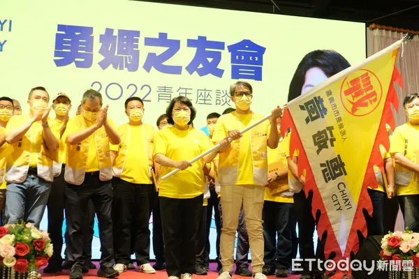 ▲▼ 黃敏惠勇媽之友會四年情義相挺 。(圖/記者翁伊森翻攝)