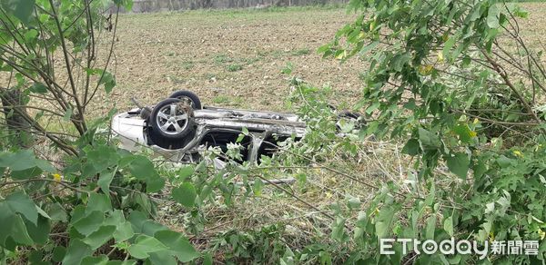 ▲▼ 國道中山高268公里車輛衝出邊坡 。(圖/記者翁伊森翻攝)