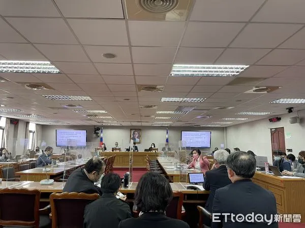 ▲▼陳玉珍出席司法及法制委員會會議。(圖/記者呂晏慈攝)