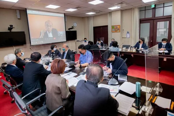 ▲▼行政院長蘇貞昌以視訊方式召開擴大防疫會議。(圖/行政院提供)