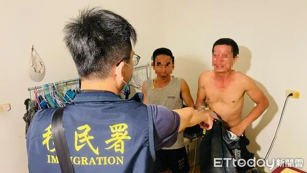 ▲▼ 失聯移工藏身山區鐵皮倉庫,仍被移民署嘉義市專勤隊查獲 。(圖/嘉義市專勤隊提供)