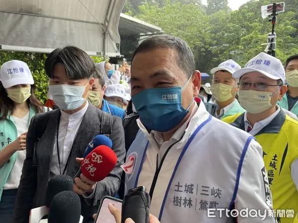 ▲▼新北市長侯友宜出席市議員參選人江怡蓁競總成立(圖/記者鄭佩玟攝)