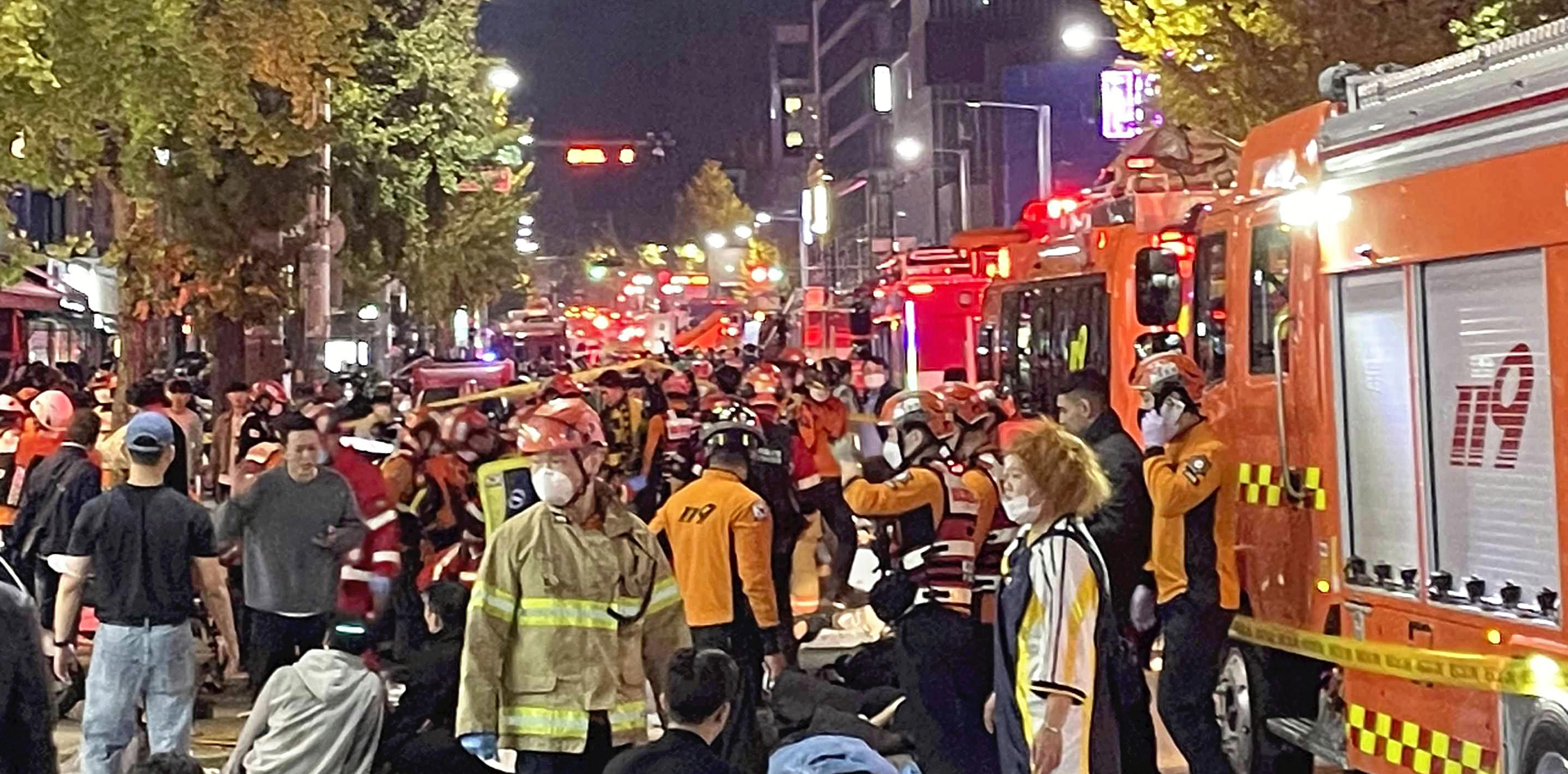 ▲▼ 南韓首爾梨泰院29日發生推擠踩踏事故。(圖/達志影像/美聯社)