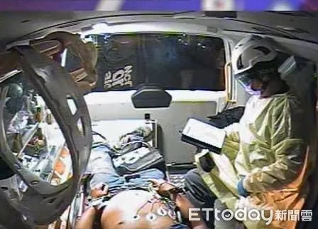 ▲▼救護車上線上即時 「12 導程心電圖判斷」,可聯手醫院成功挽救心肌梗塞患者性命。(圖/花蓮消防局提供,下同)