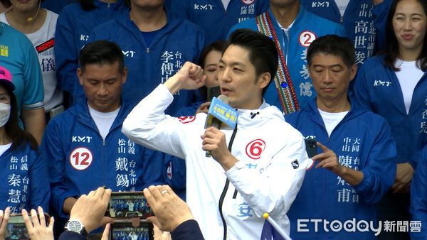 ▲▼蔣萬安台北隊集合,首場造勢,4都候選人首同台,侯友宜,張善政,謝國樑,吳伯雄。(圖/記者姜國輝攝)