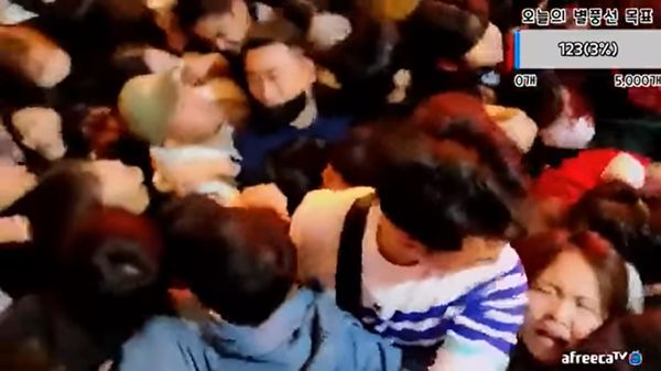 ▲▼ 梨泰院推擠事件自拍視角。(圖/翻攝推特)