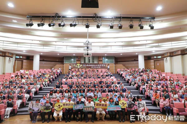 ▲▼ 嘉義縣社區複合式健康篩檢服務20年 累計服務超過41萬人 。(圖/嘉義縣政府提供)