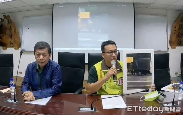 ▲▼ 林秉宥召開記者會指控,侯市府對廢棄物處理政策擺爛,造成廢棄物的清運及處理亂象叢生,甚至有清潔隊疑涉貪瀆現象。 (圖/翻攝直播)