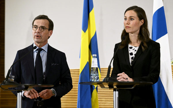 ▲▼ 瑞典總理克里斯特森（Ulf Kristersson，左）與芬蘭總理馬林（Sanna Marin，右）。（圖／路透）