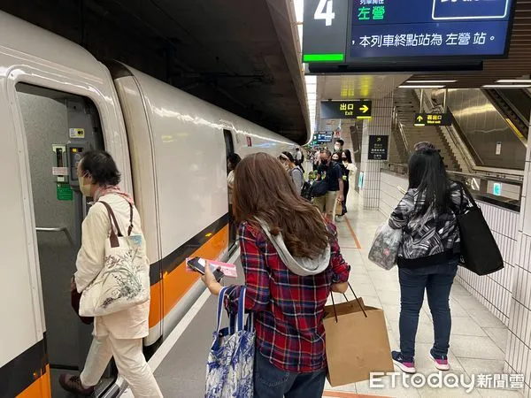 ▲▼高鐵,旅客,列車,月台,疏運。(圖/記者李姿慧攝)