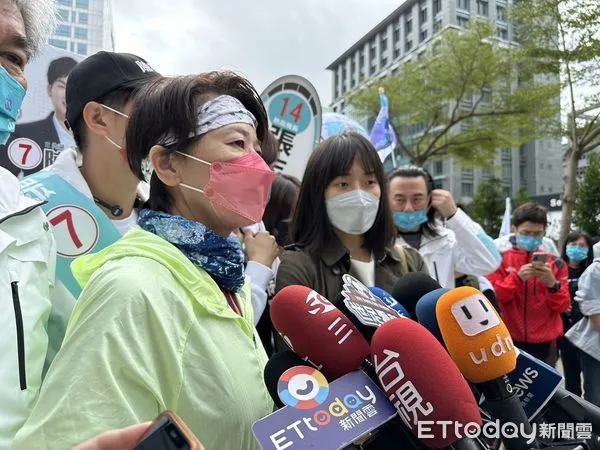 ▲▼無黨籍台北市長候選人黃珊珊「偉大市民向前騎」,內湖大港墘公園。(圖/記者袁茵攝)