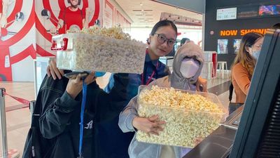 越南電影院推「送爆米花」活動　不限容器裝！水桶、收納箱全出現