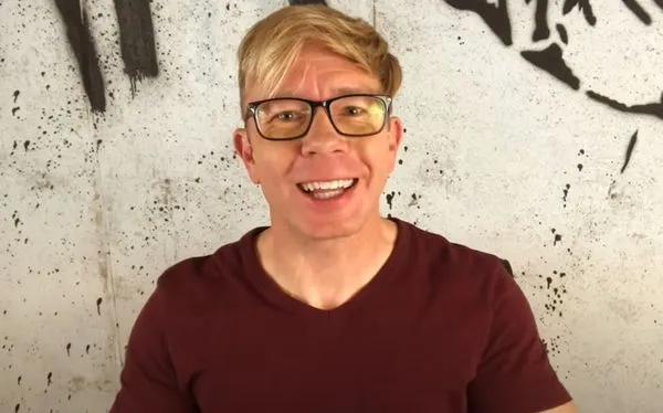 樂透爽中9億元 男秒變富翁卻「只開心一下下」:被大家當提款機。(圖/翻攝自YouTube/Timothy Schultz)