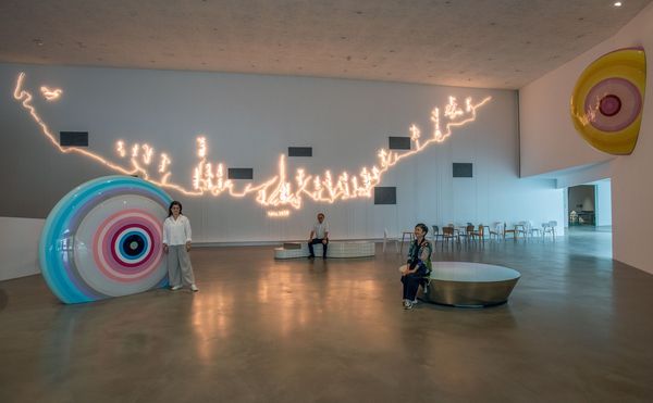 ▲▼高雄新地標「內惟藝術中心」試營運,座落在輕軌龍貓隧道旁,打造有策展、有咖啡香的全新觀賞設計新體驗。(圖/高雄市政府文化局)