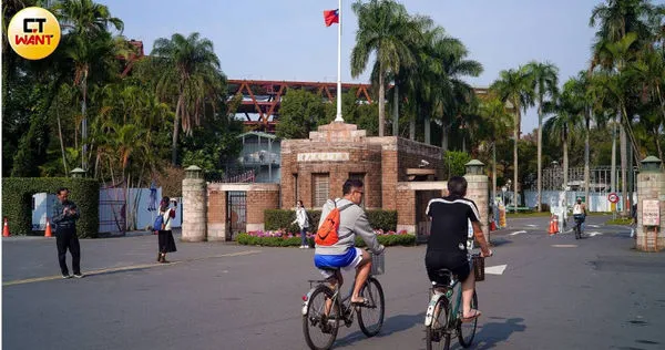 根據全台6000多位大一新生體檢報告的結果,顯示年輕世代受到飲食西化影響,膽固醇偏高問題較為嚴重,若不及時控制,未來恐有心血管疾病。(示意圖/焦正德攝)