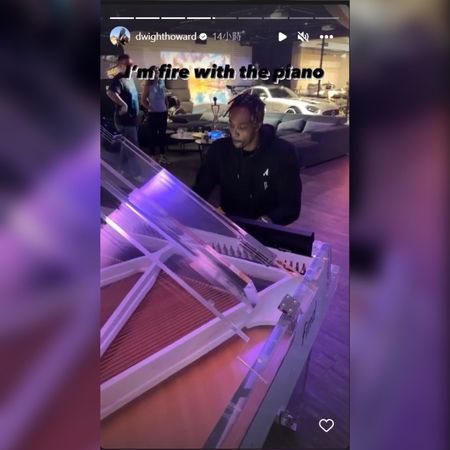 ▲▼魔獸霍華德大秀鋼琴才藝。(圖/翻攝自IG)