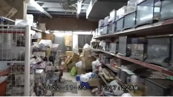 ▲▼台中檢警破25名幽靈人口,遷入戶不是空屋就是倉庫,如何住人?該里里長已收押。(圖/民眾提供,下同)