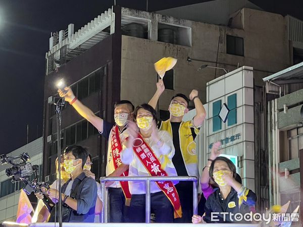 ▲▼嘉義市噴水圓環選前之夜 。（圖／記者翁伊森攝）