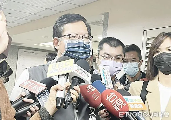 ▲桃園市長鄭文燦選後沉寂三天後今(30)日出席市政會議後接受媒體聯訪。(圖/記者沈繼昌翻攝)