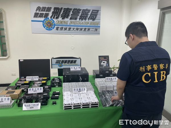 ▲▼電信警察查獲非法機上盒，查獲7人、已賣出逾5千台，侵權市值164億元。（圖／電信警察提供，下同）