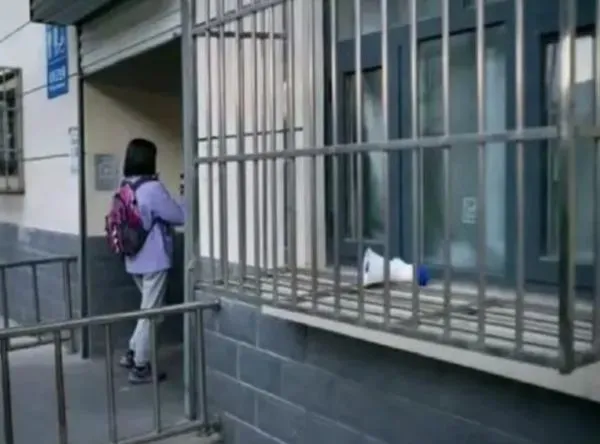 ▲▼濟南宣布「上公共廁所要查核酸」 遭質疑:大家都放寬「就你唱反調」。(圖/翻攝微博)