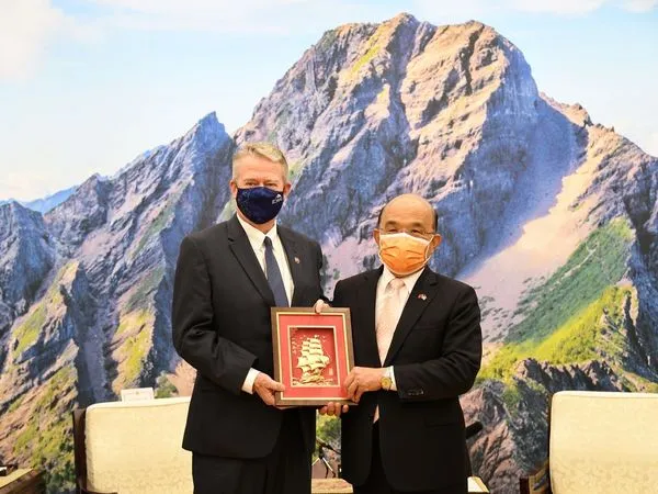 ▲▼蘇貞昌日接見「美國愛達荷州州長李睿德(Brad Little)經貿考察團」訪團一行。(圖/行政院提供)