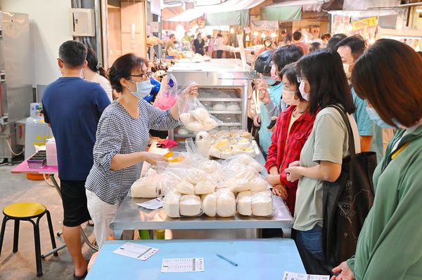 ▲▼市場大排隊肉包多達24種口味（圖／橘子狗愛吃糖提供）