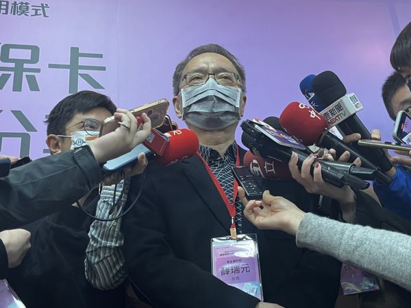 ▲▼衛福部長薛瑞元參加健保署活動前受訪。(圖/記者嚴云岑攝)