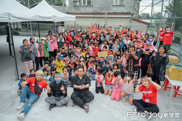 ▲▼公益團體Dear Santa舉辦「聖誕計畫」為偏鄉弱勢兒童送暖。(圖/三樓猴哥提供)