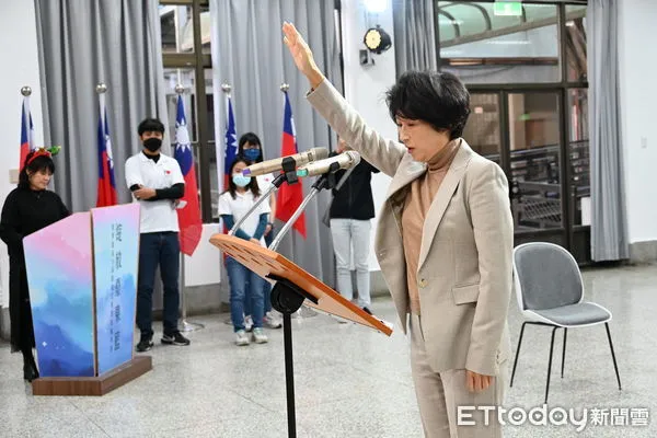 ▲台東縣第19屆縣長饒慶鈴今宣誓就職。(圖/記者楊漢聲翻攝)