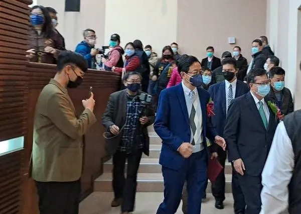 ▲張善政撤告鄭文燦、鄭運鵬,律師臉書發文