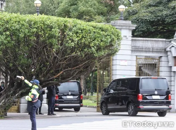 ▲▼蔡英文與執政黨立院黨團、立委溝通 。(圖/記者屠惠剛攝)